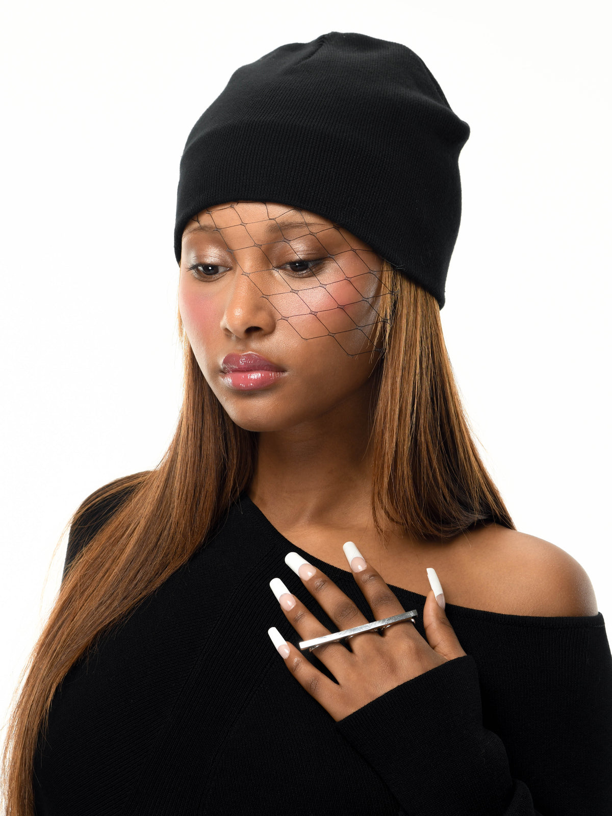 VEIL BEANIE BLACK x OLIVIA SADE