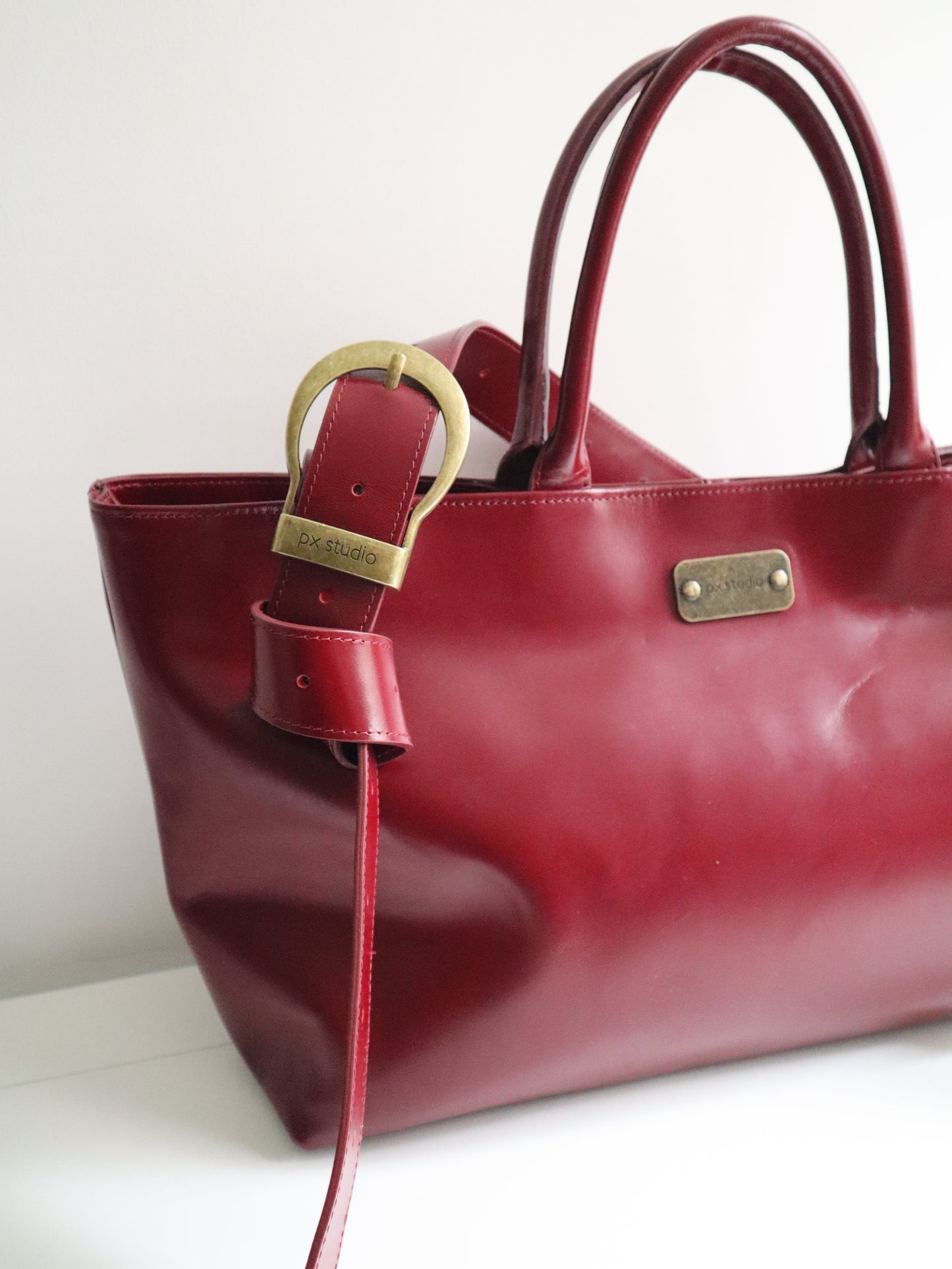 LEATHER BUCKLE SAC RED
