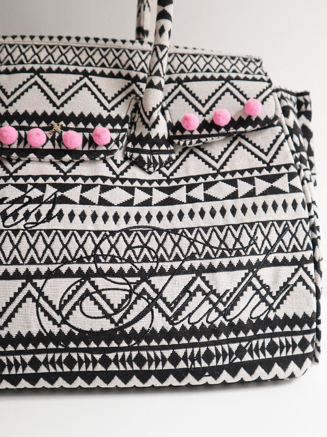 AZTEC CARRYALL
