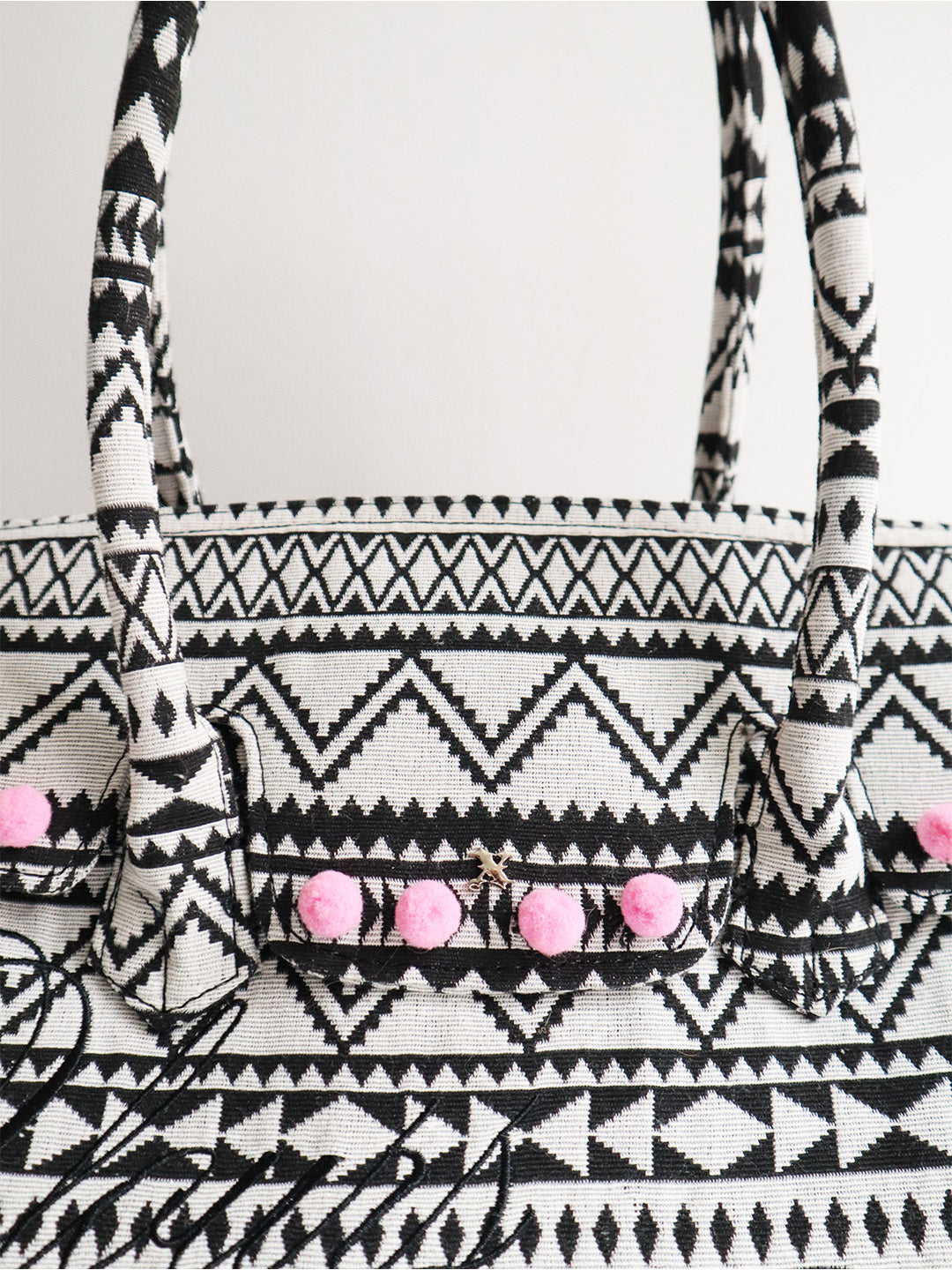 AZTEC CARRYALL