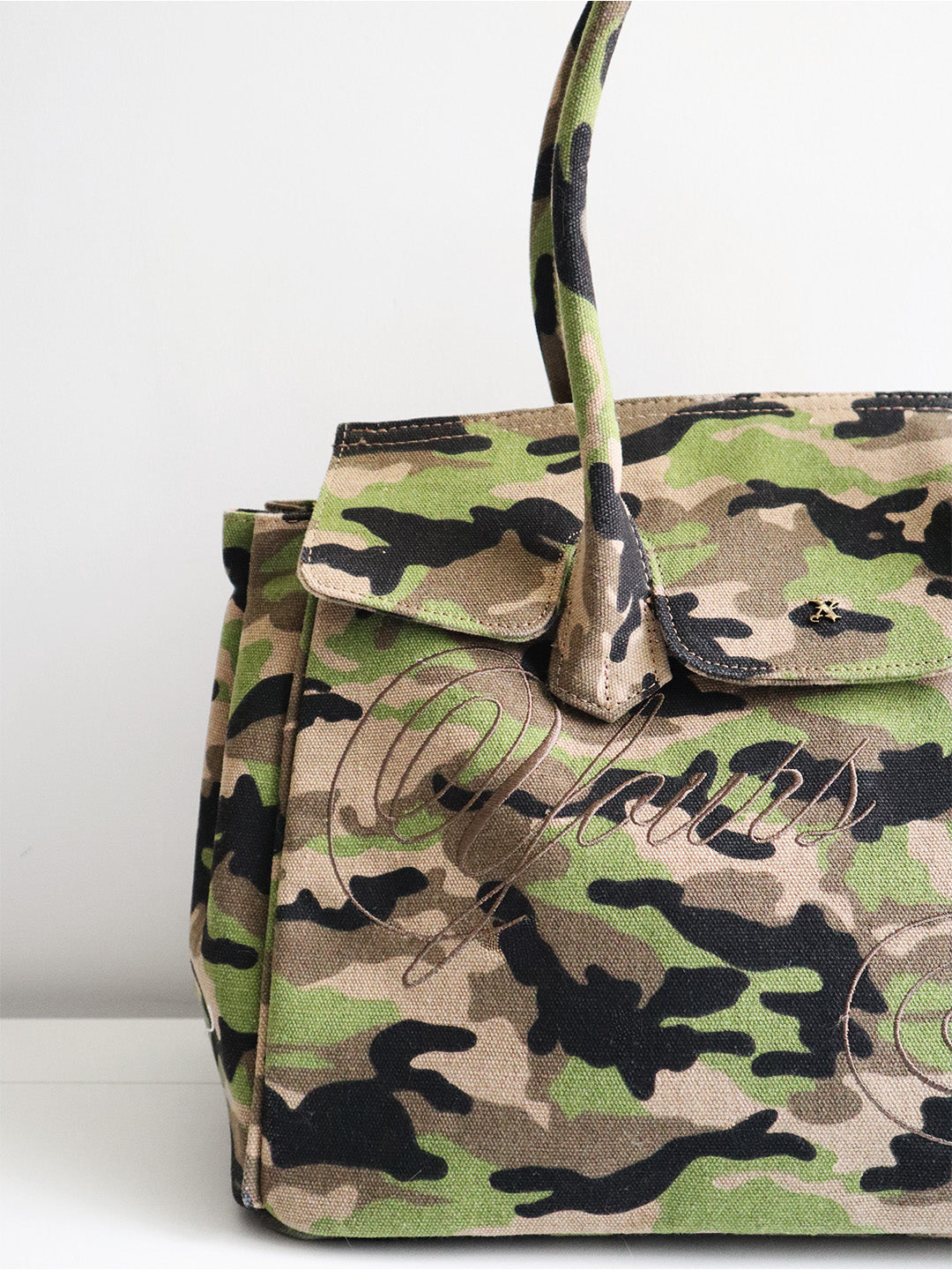 CAMO CARRYALL