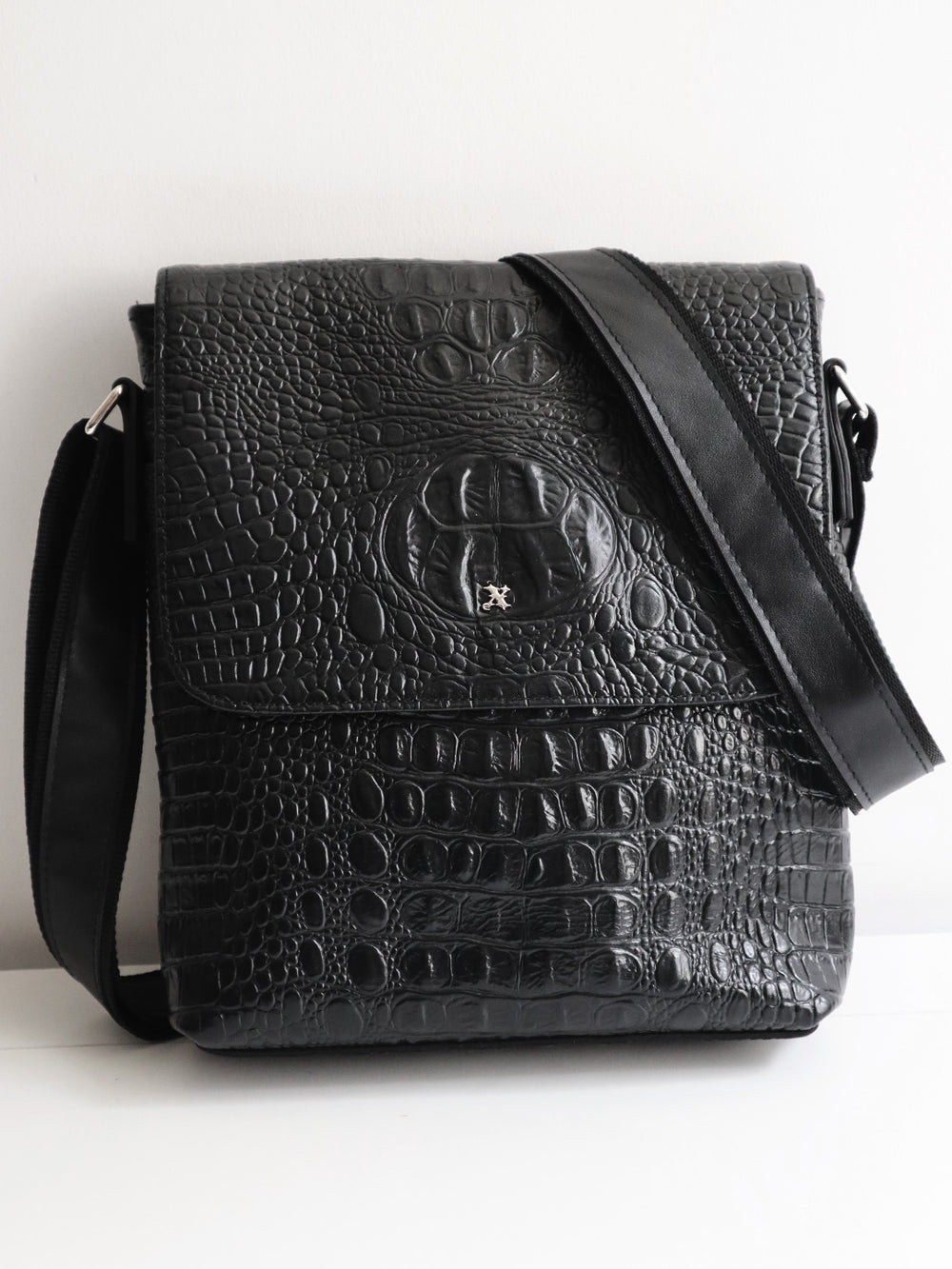 LEATHER POUCH CROC BLACK