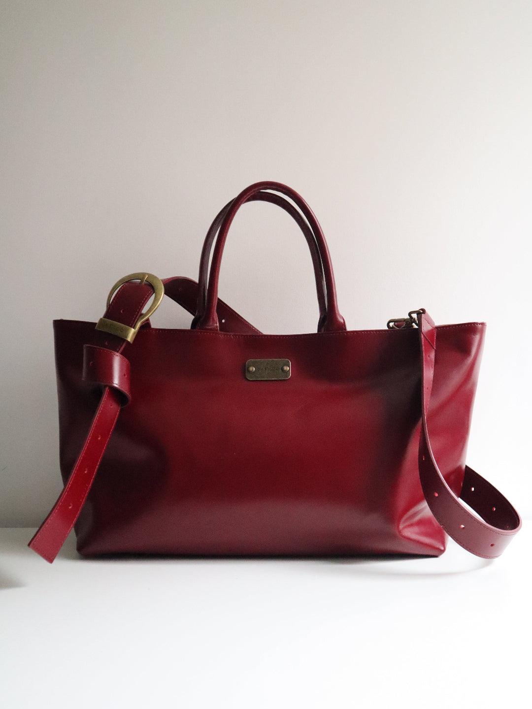 LEATHER BUCKLE SAC RED