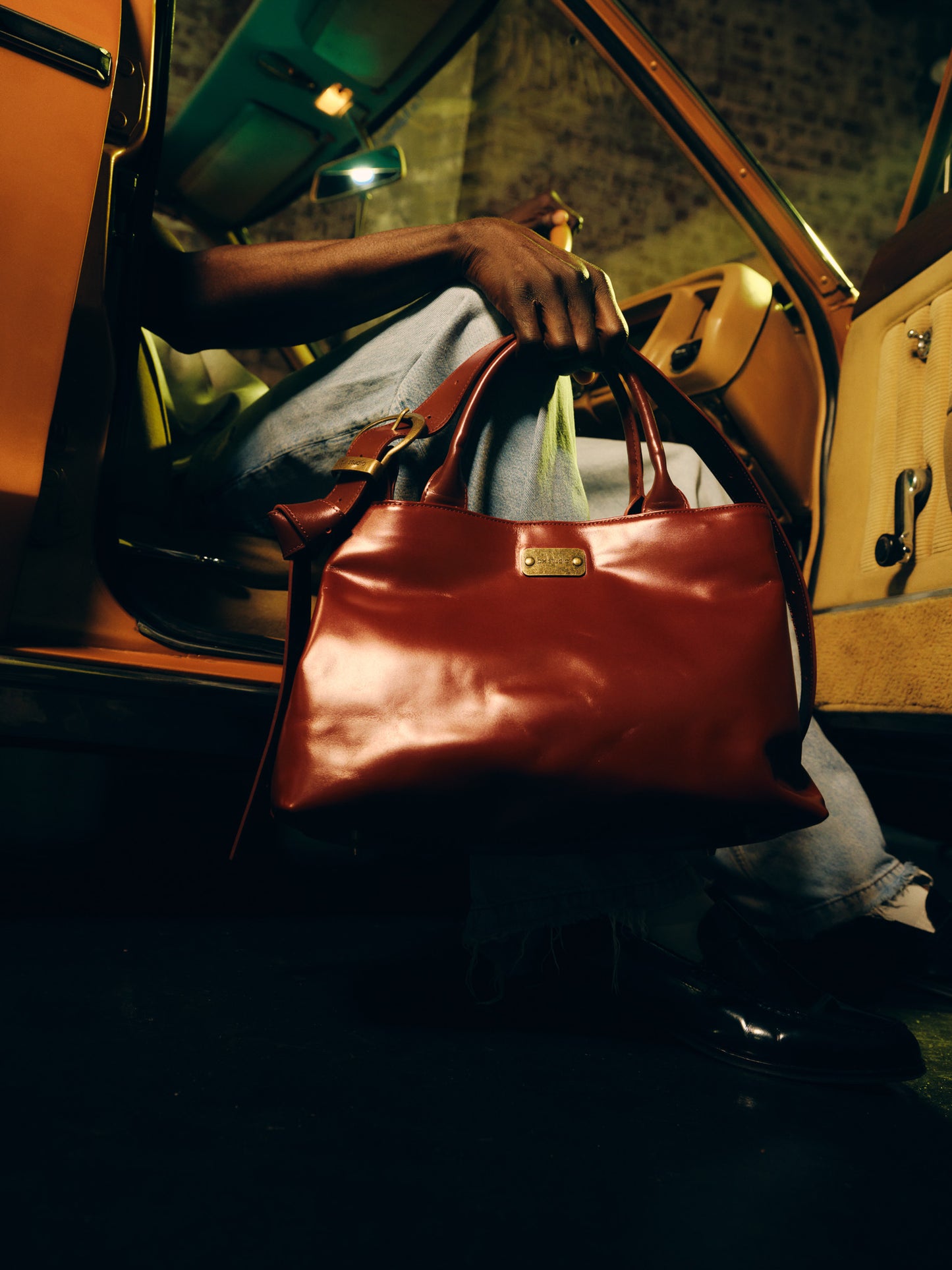 LEATHER BUCKLE SAC RED