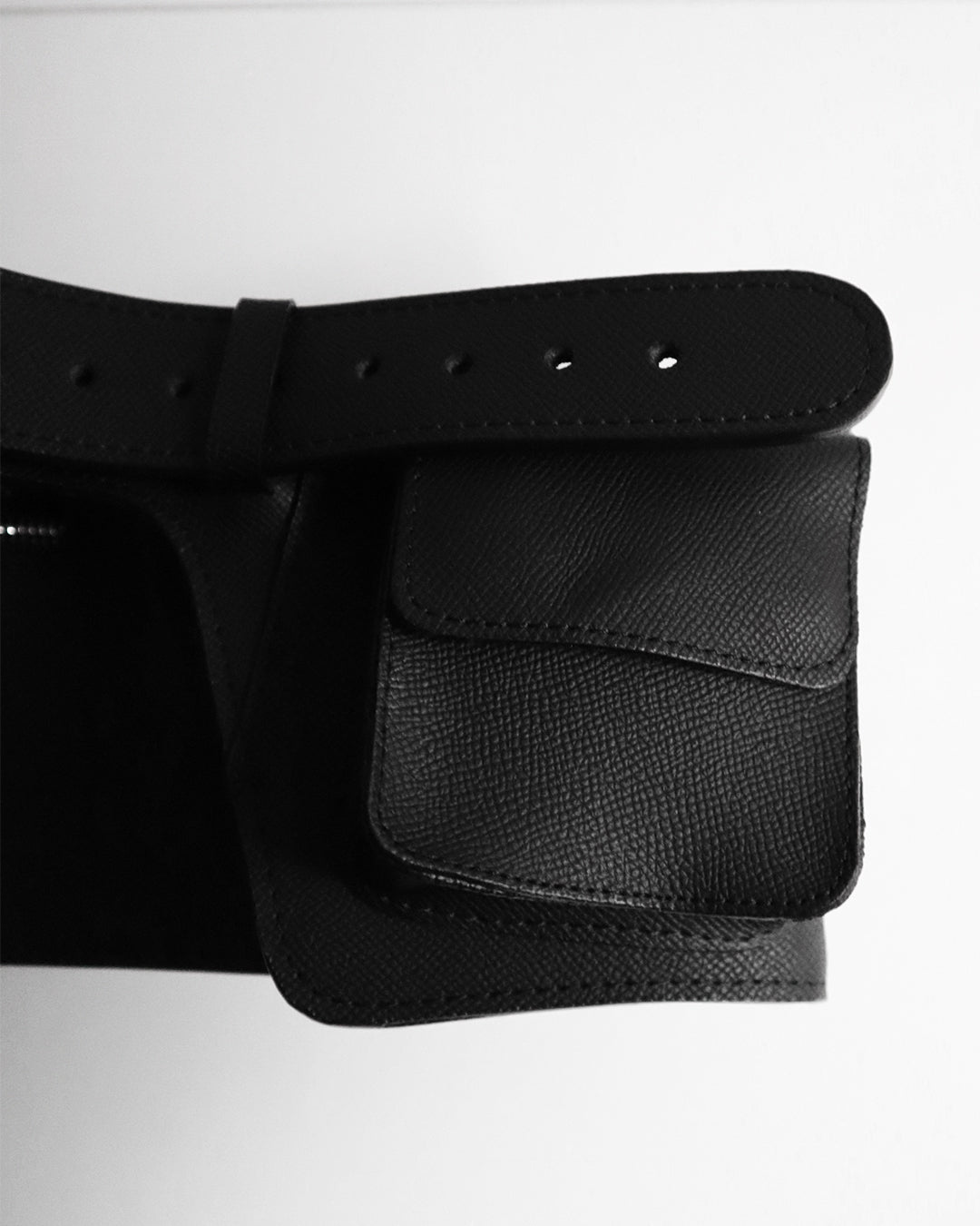 LEATHER BELT BAG BLACK