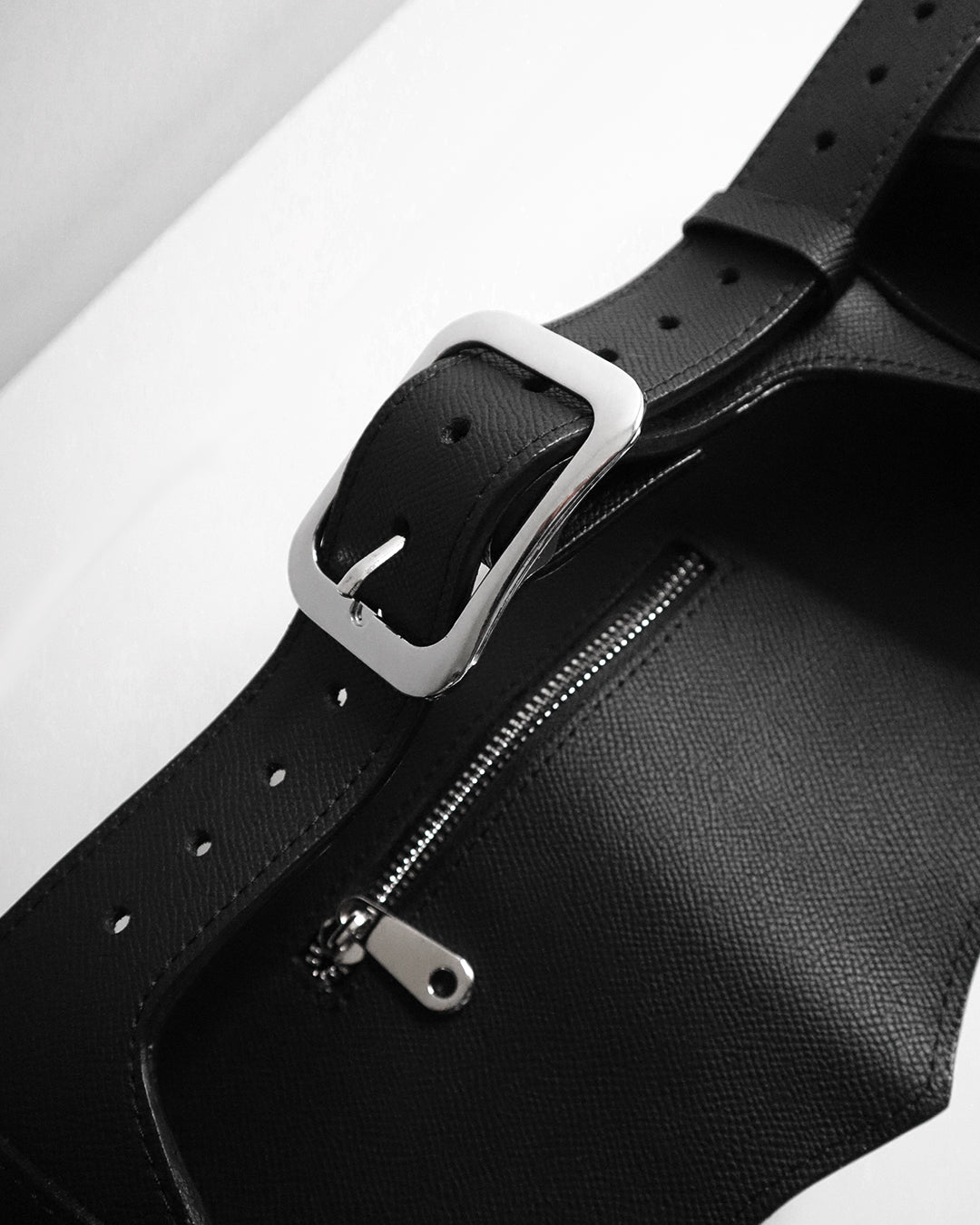 LEATHER BELT BAG BLACK