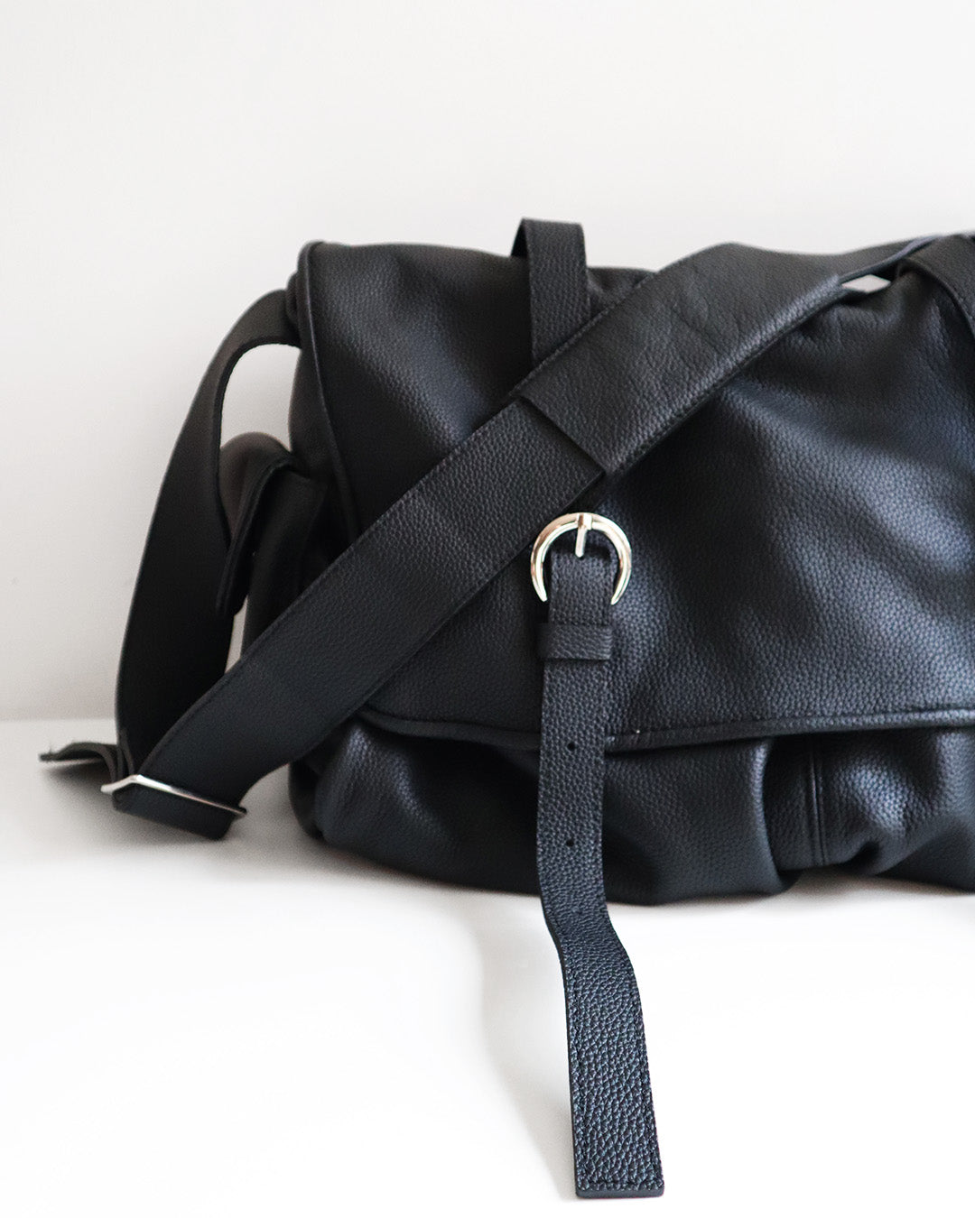 FREDDY LEATHER MESSENGER BLACK