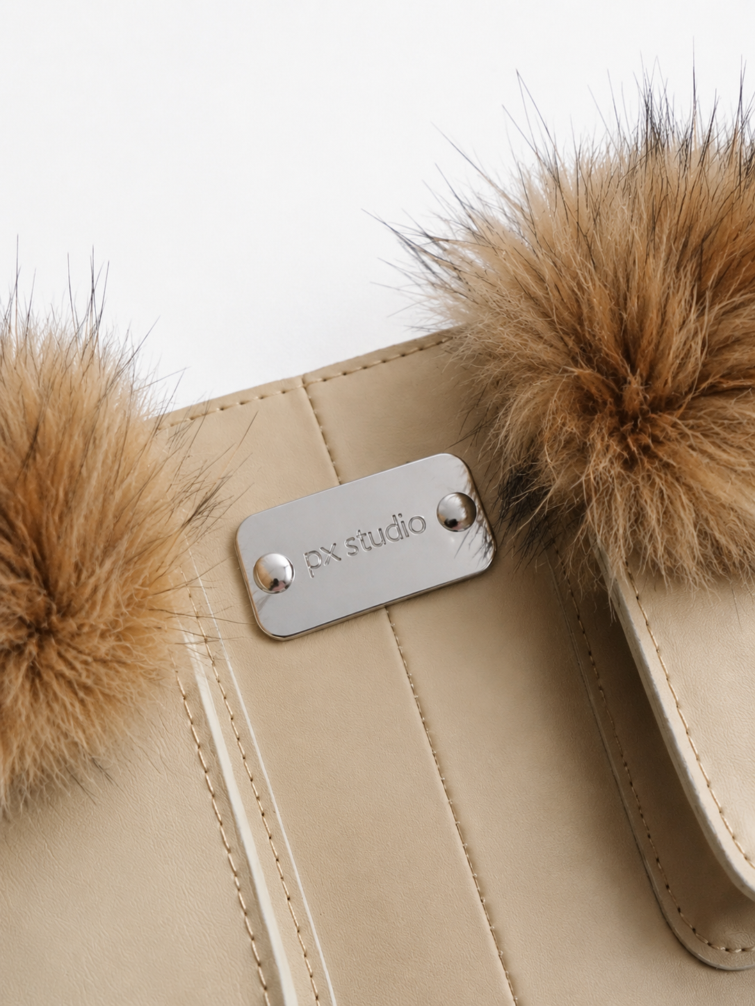 LEATHER BELT BAG YETI