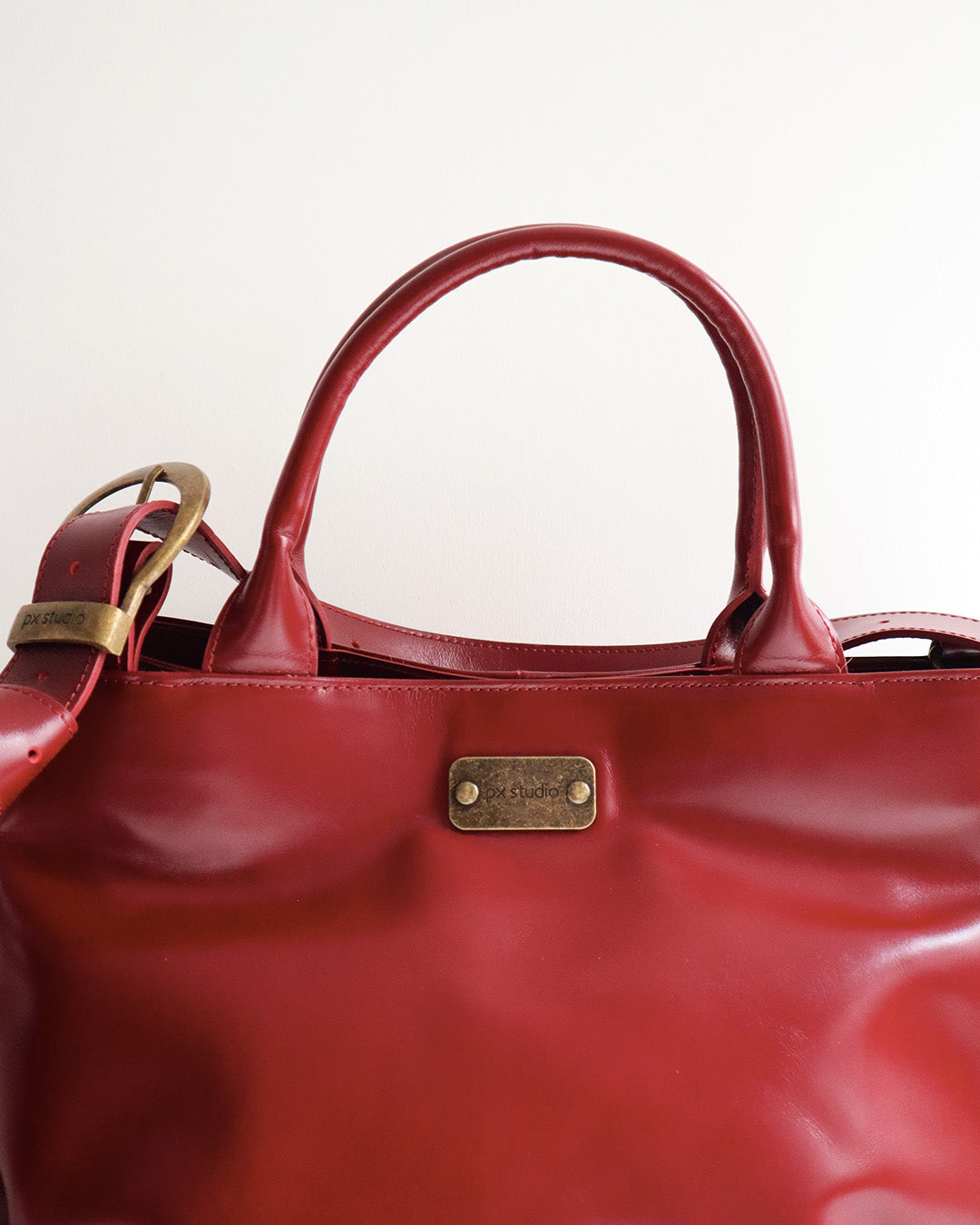 LEATHER BUCKLE SAC RED