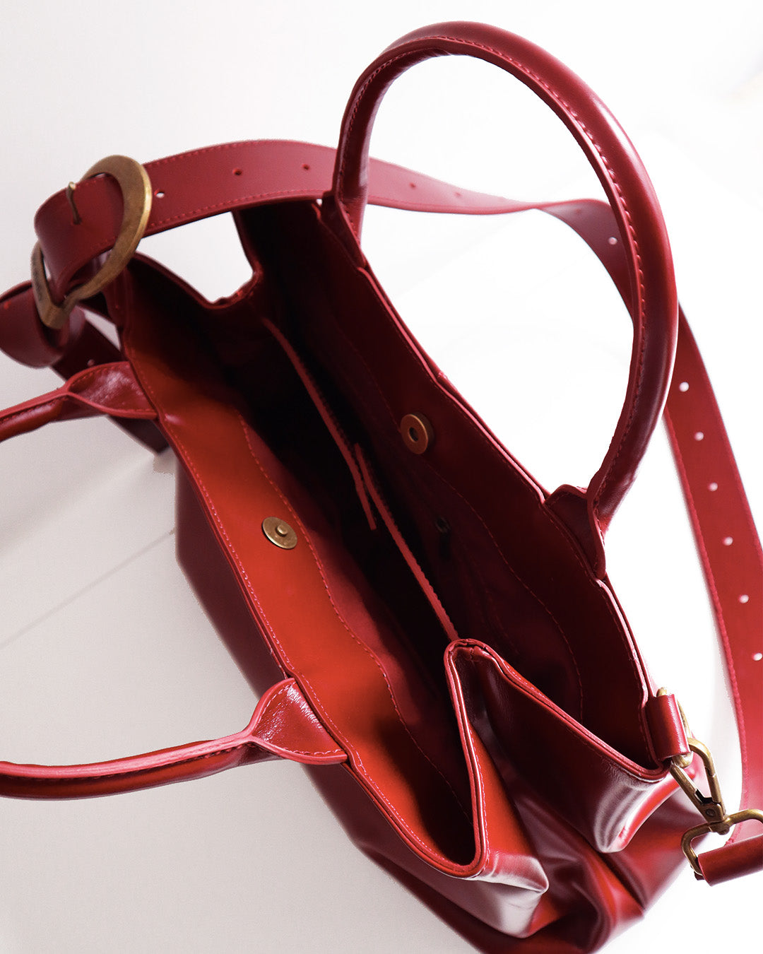 LEATHER BUCKLE SAC RED