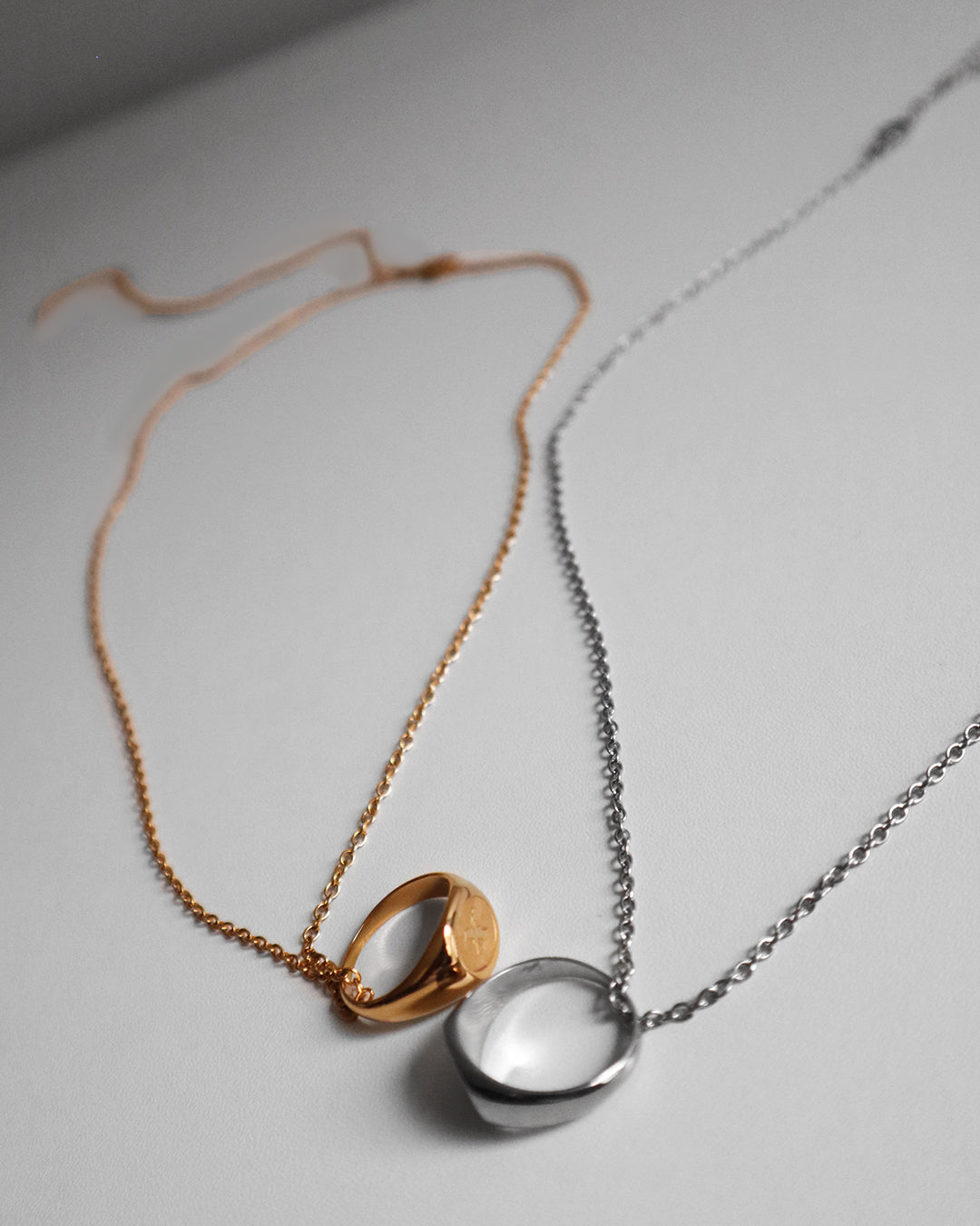 SIGNET NECKLACE GOLD