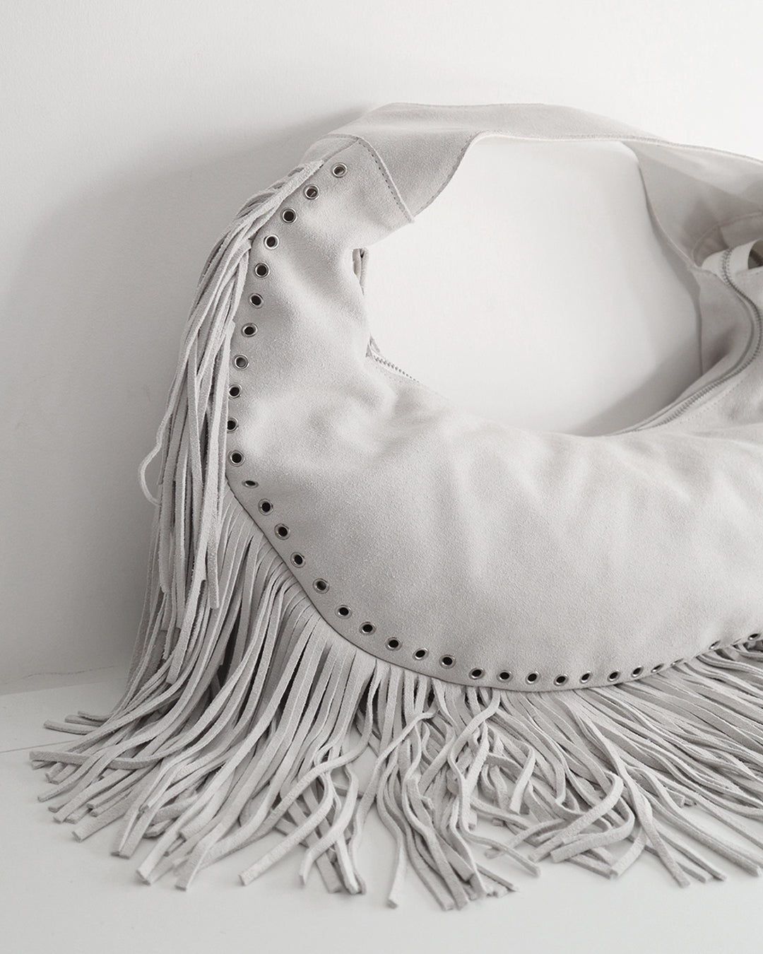 SUEDE TASSEL BAG WHITE