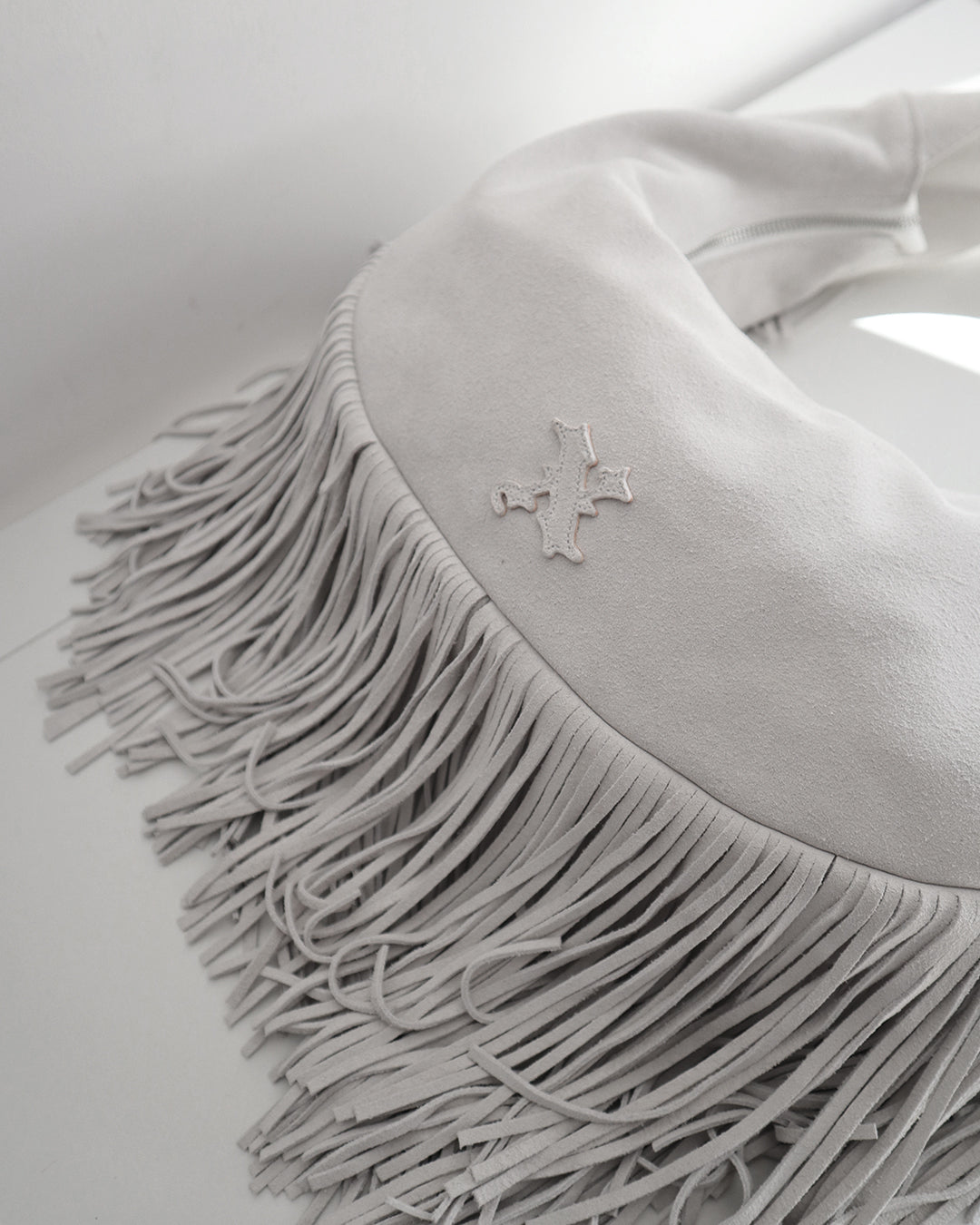 SUEDE TASSEL BAG WHITE