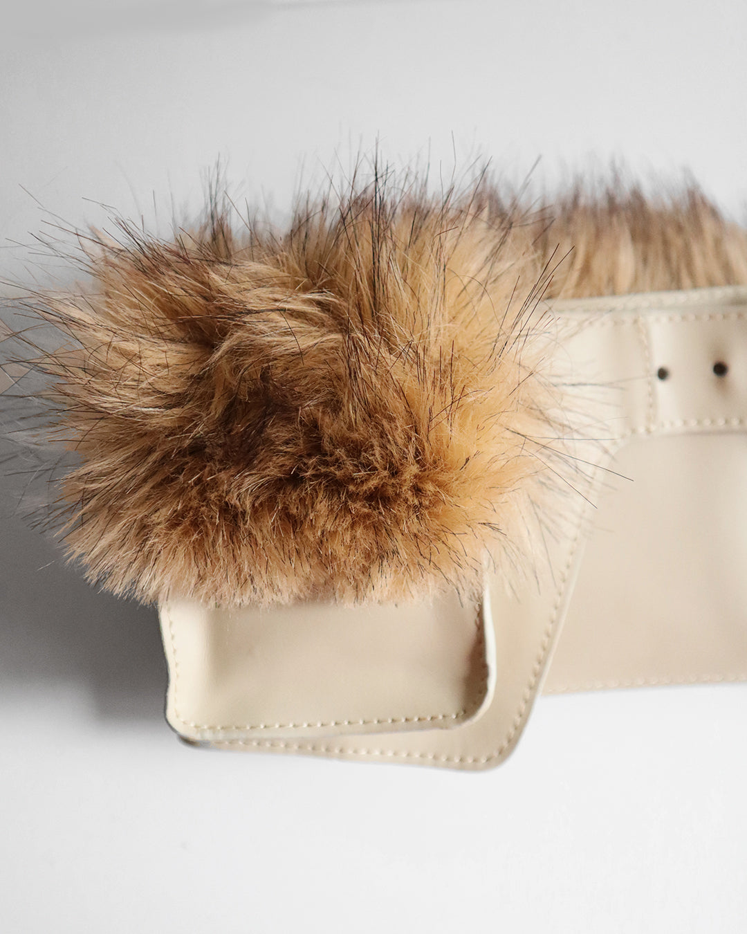 LEATHER BELT BAG YETI